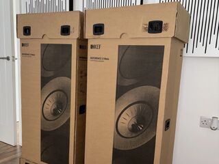 Kolumny głośnikowe w oryginalnych kartonach