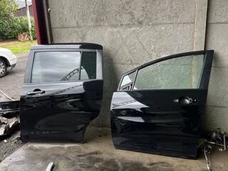 Drzwi do auta 2 szt.