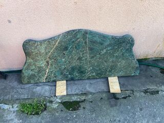Komoda w stylu antycznym z blatami