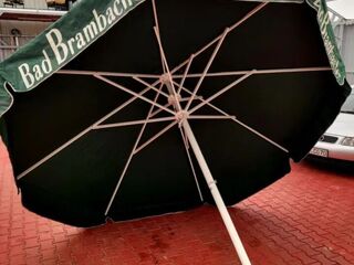 Przewóz parasola gastronomicznego