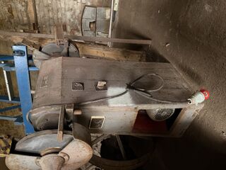 Transport szlifierki dwutarczowej