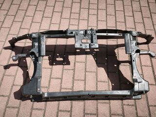 Pas przedni VW