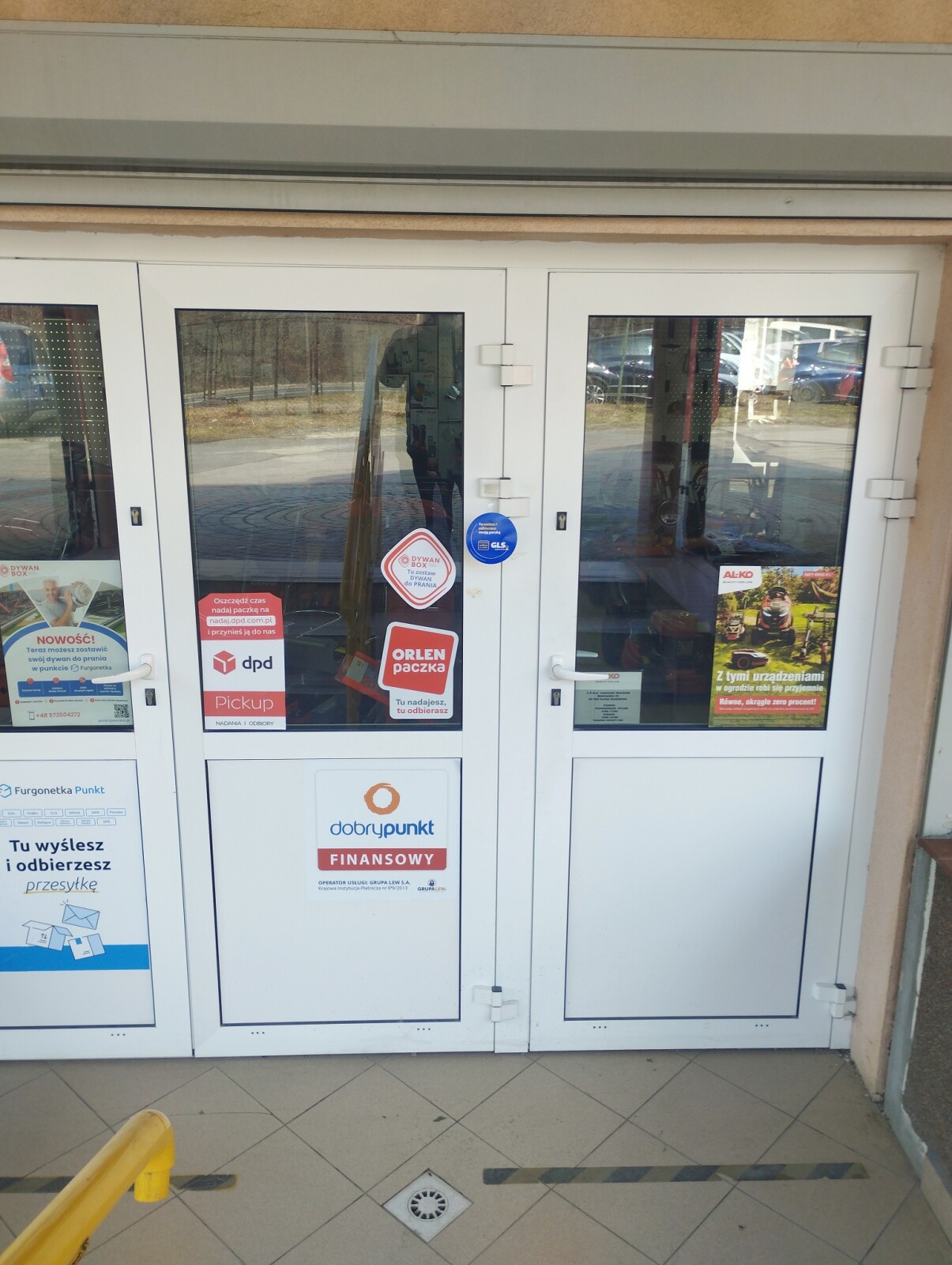 Zdjęcie przedstawiające Furgonetka Punkt Sucha Beskidzka Makowska 22