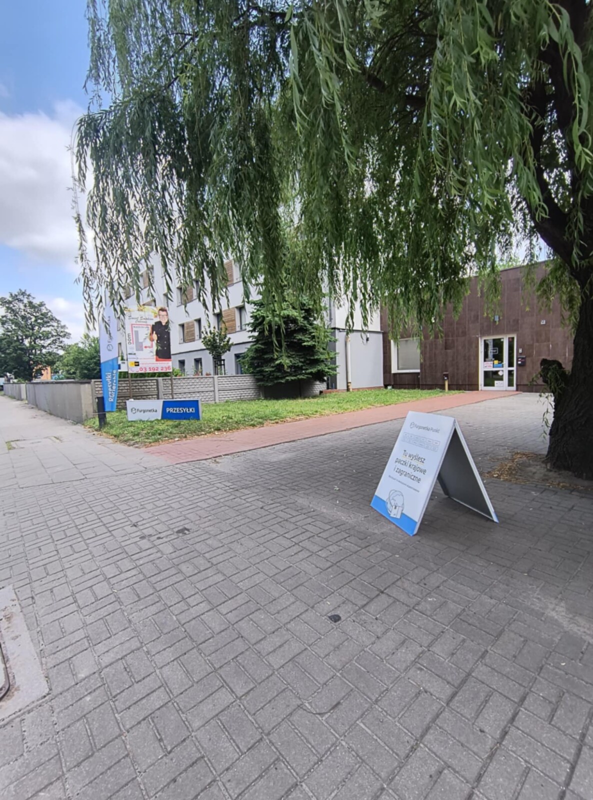 Zdjęcie przedstawiające Furgonetka Punkt Kalisz Częstochowska 140
