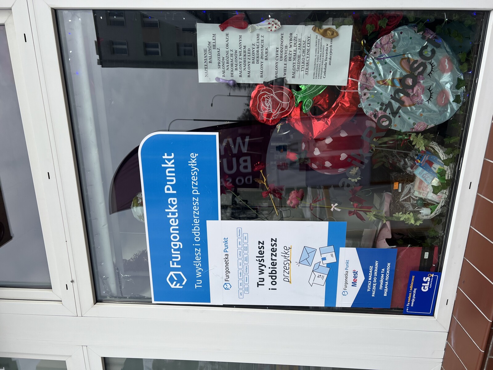 Zdjęcie przedstawiające Furgonetka Punkt Poznań Os.Jagiellońskie 121 B