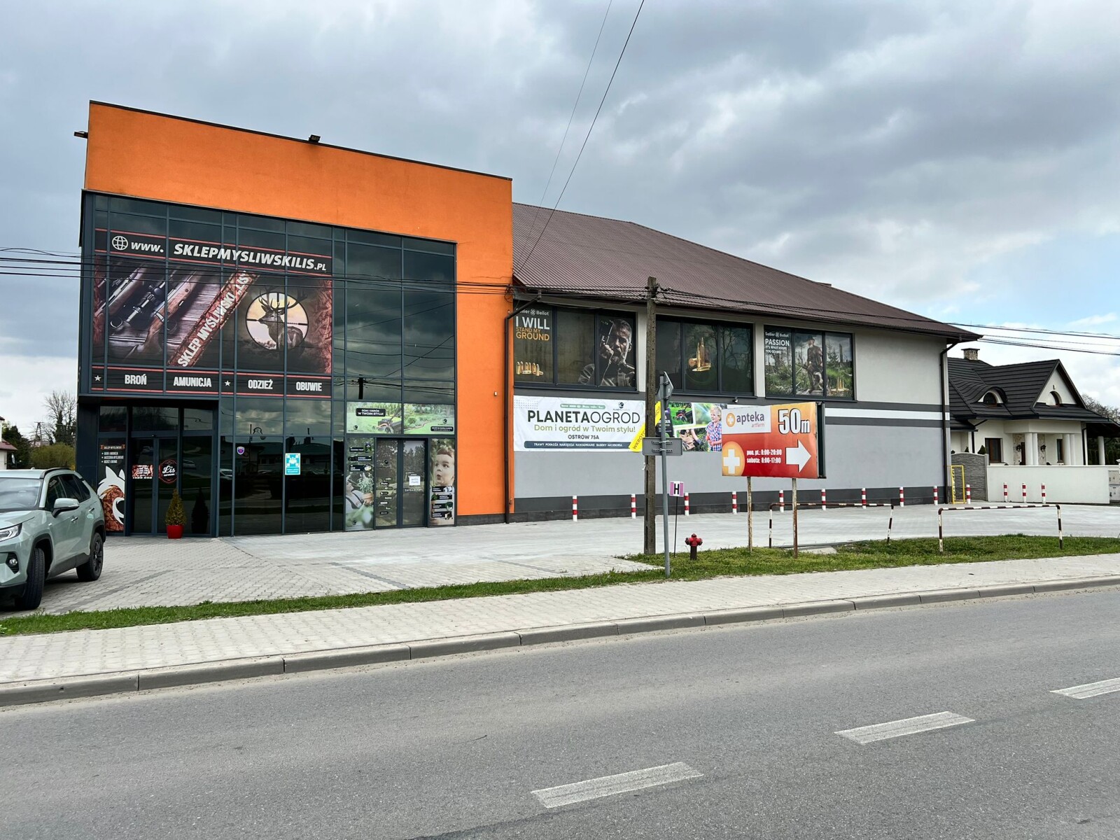 Punkt kurierski Ostrów Ostrów 75A Furgonetka Punkt