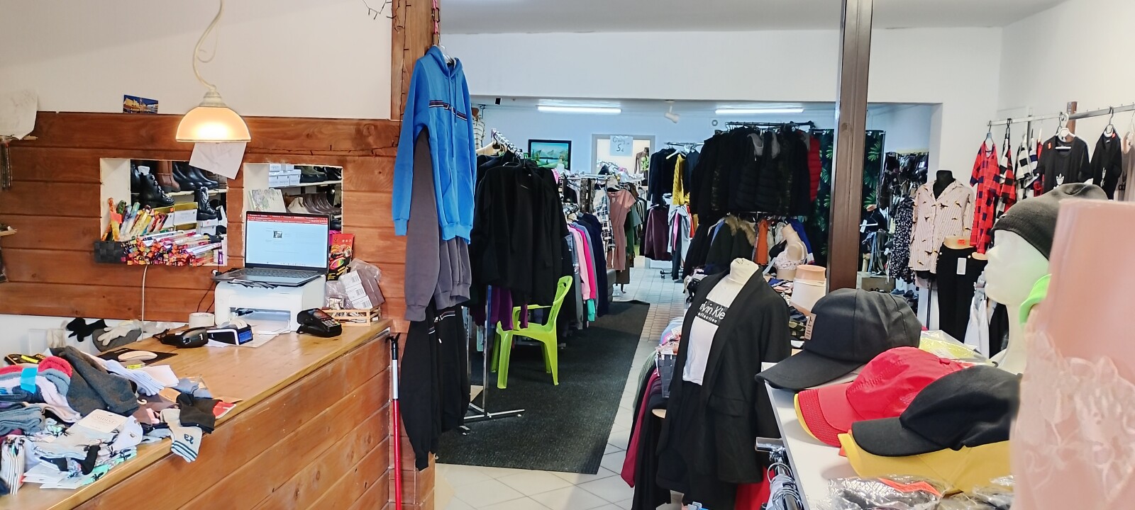 Punkt kurierski Krzymów ul. Główna 55 Furgonetka Punkt