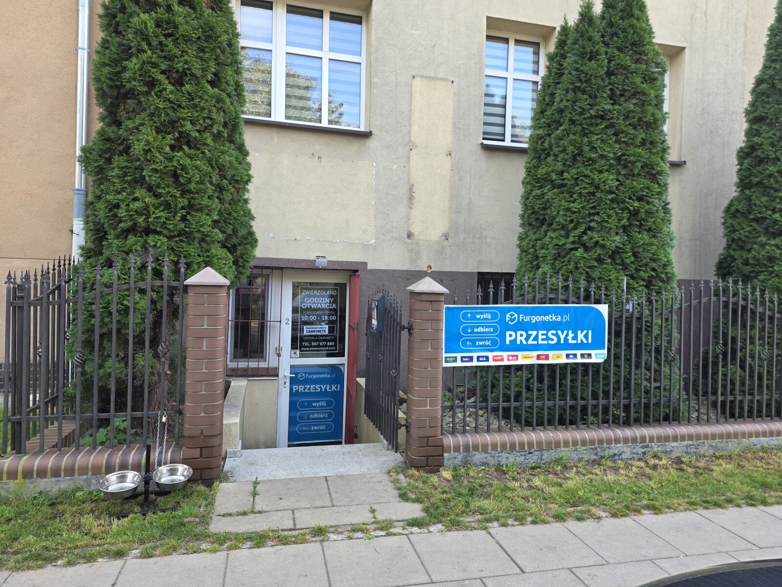 Punkt kurierski Poznań Potworowskiego 1/2 Furgonetka Punkt