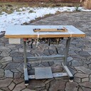 Stół do maszyny do szycia z silnikiem